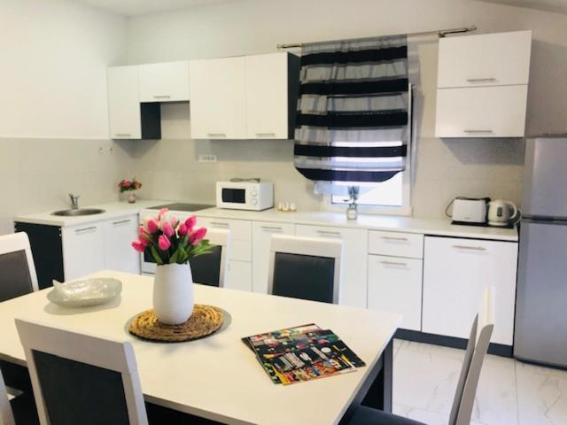 Apartman Mona Podgorica Luaran gambar