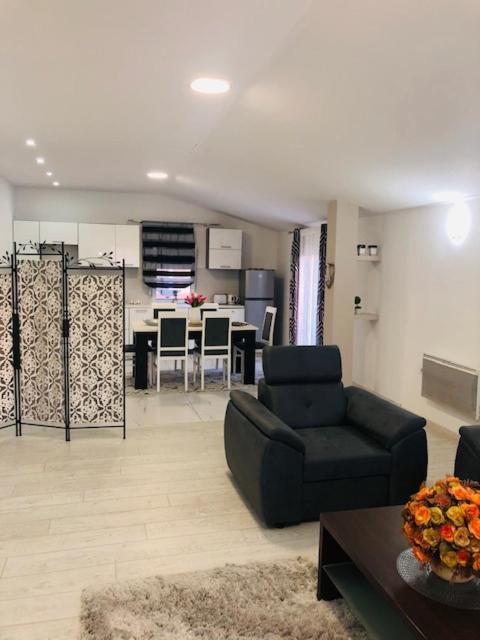 Apartman Mona Podgorica Luaran gambar